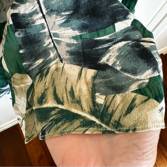 Vince Camuto Women’s Tropical Palm Leaves Print Short Sleeve Blouse Boxy Hawaii - Picture 5 of 6